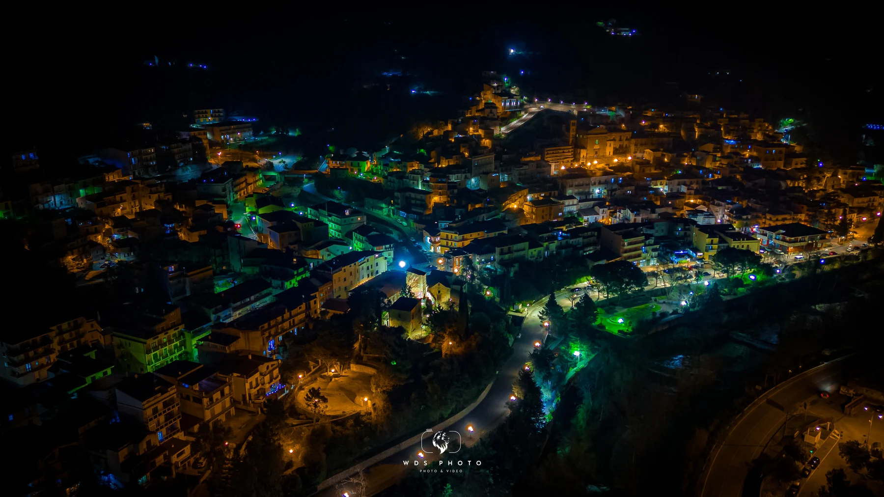 Panorama notturno di Sinagra