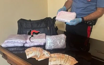 Dalla Calabria a Catania con quasi 8 chili di cocaina: arrestati due giovani di 18 e 21 anni