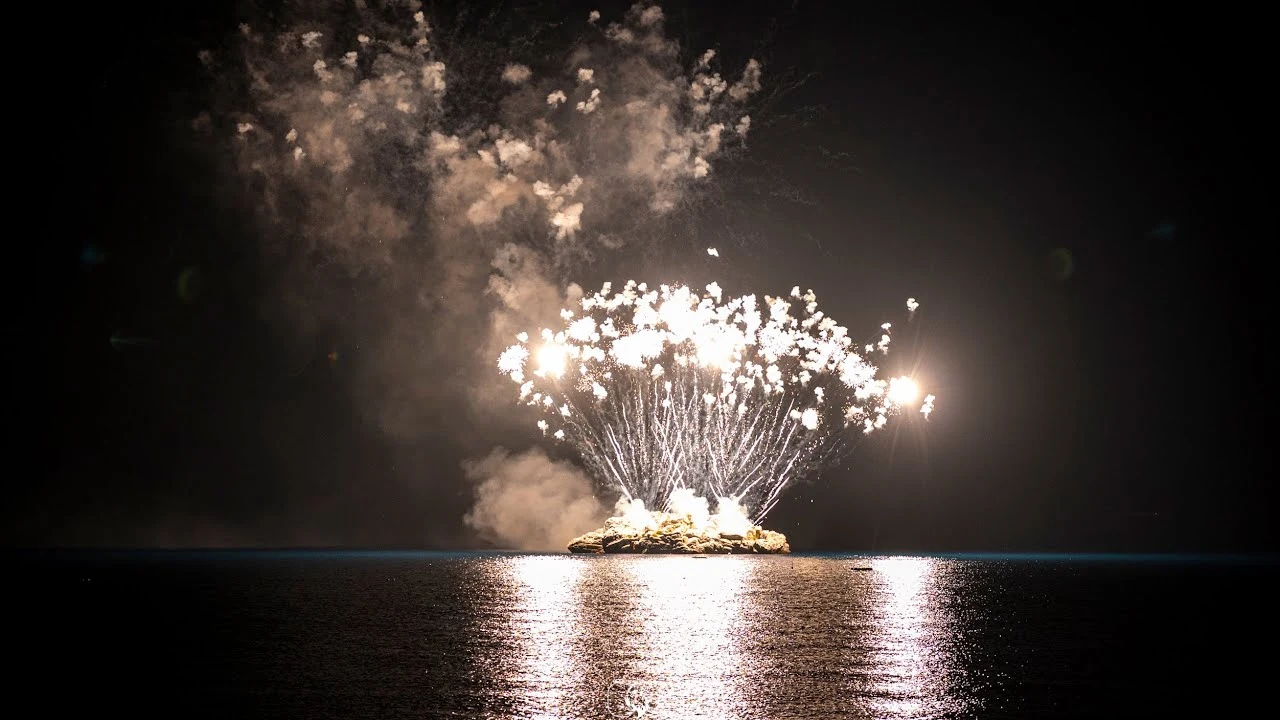 I fuochi d’artificio di Brolo a #ferragosto — video Discovery Sicily